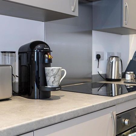 Modern 2 Bed Salford Apartment Stunning Views 맨체스터 외부 사진